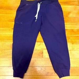 Figs “Zamora” scrub joggers (Limited edition shade purple jam)